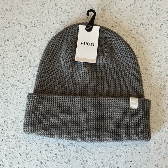 Vuori Accessories - NEW Vuori Alpine Waffle Beanie in Shiitake Gray